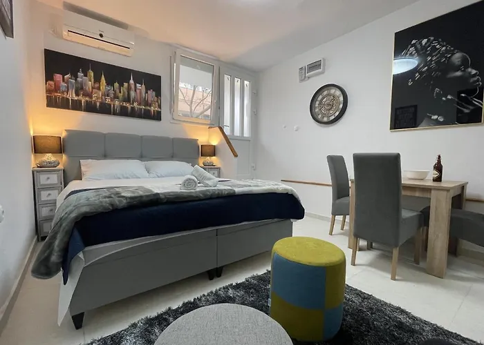 Old Town Bridge Apartment